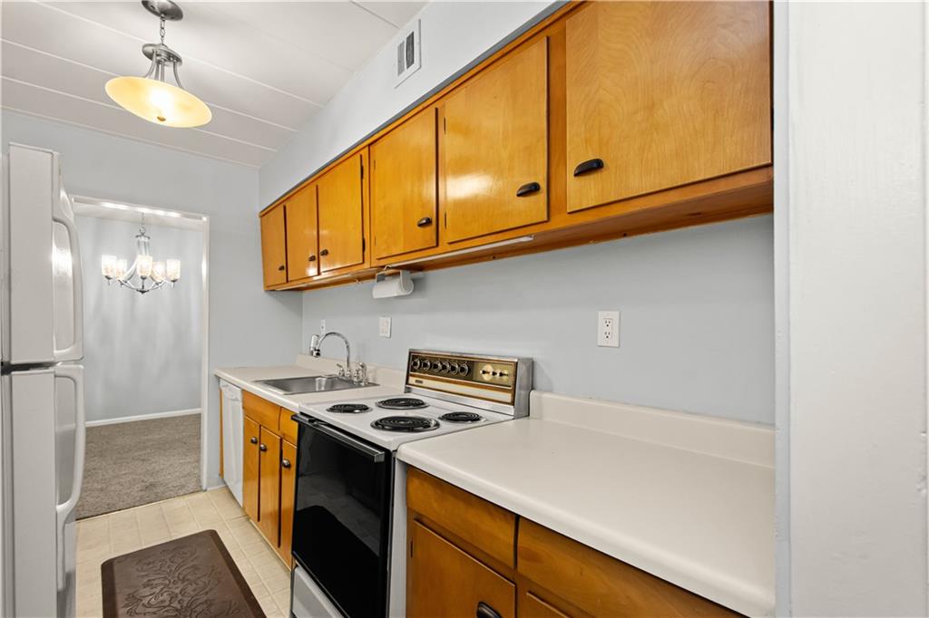 55 Highland Road, Unit 205 Bethel Park, PA 15102 - Photo 15 of 34