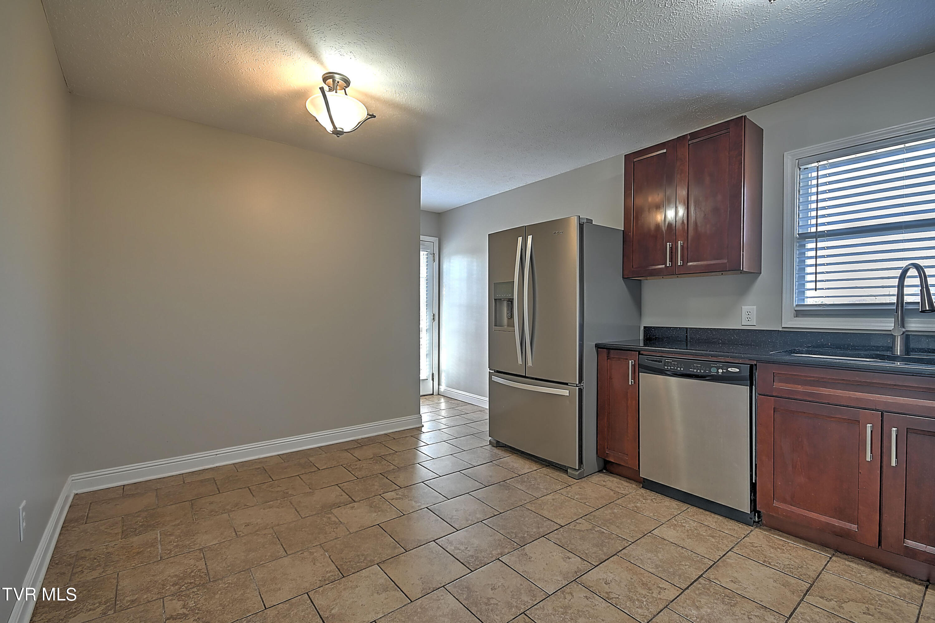 179 Couch Road Jonesborough, TN 37659 - Photo 10 of 44 179 Couch ES-11