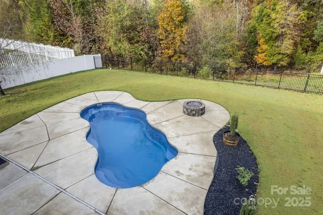 a view of outdoor space yard and tree