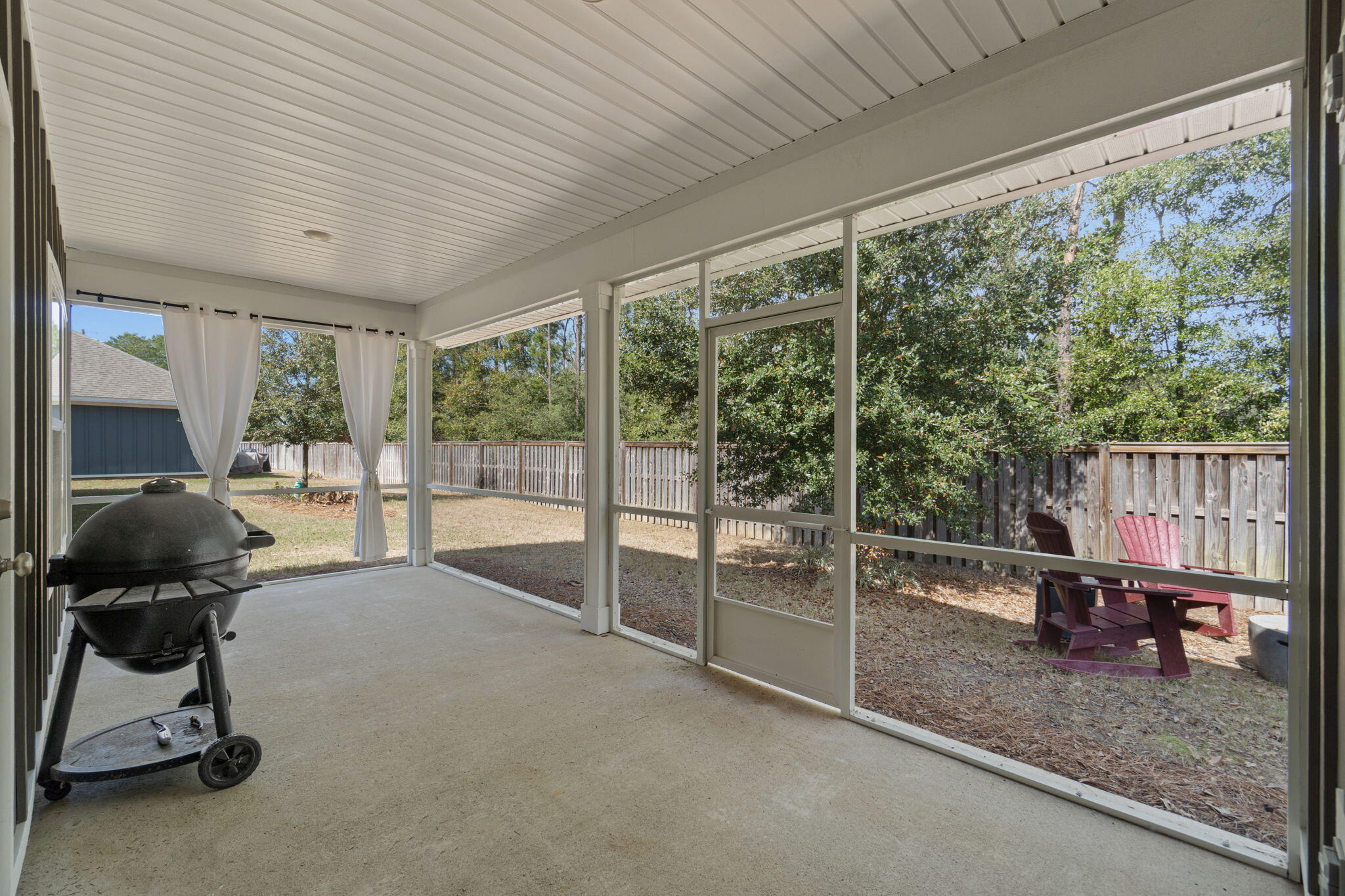 371 Lightning Bug Lane Freeport, FL 32439 - Photo 28 of 56 a room with natural light