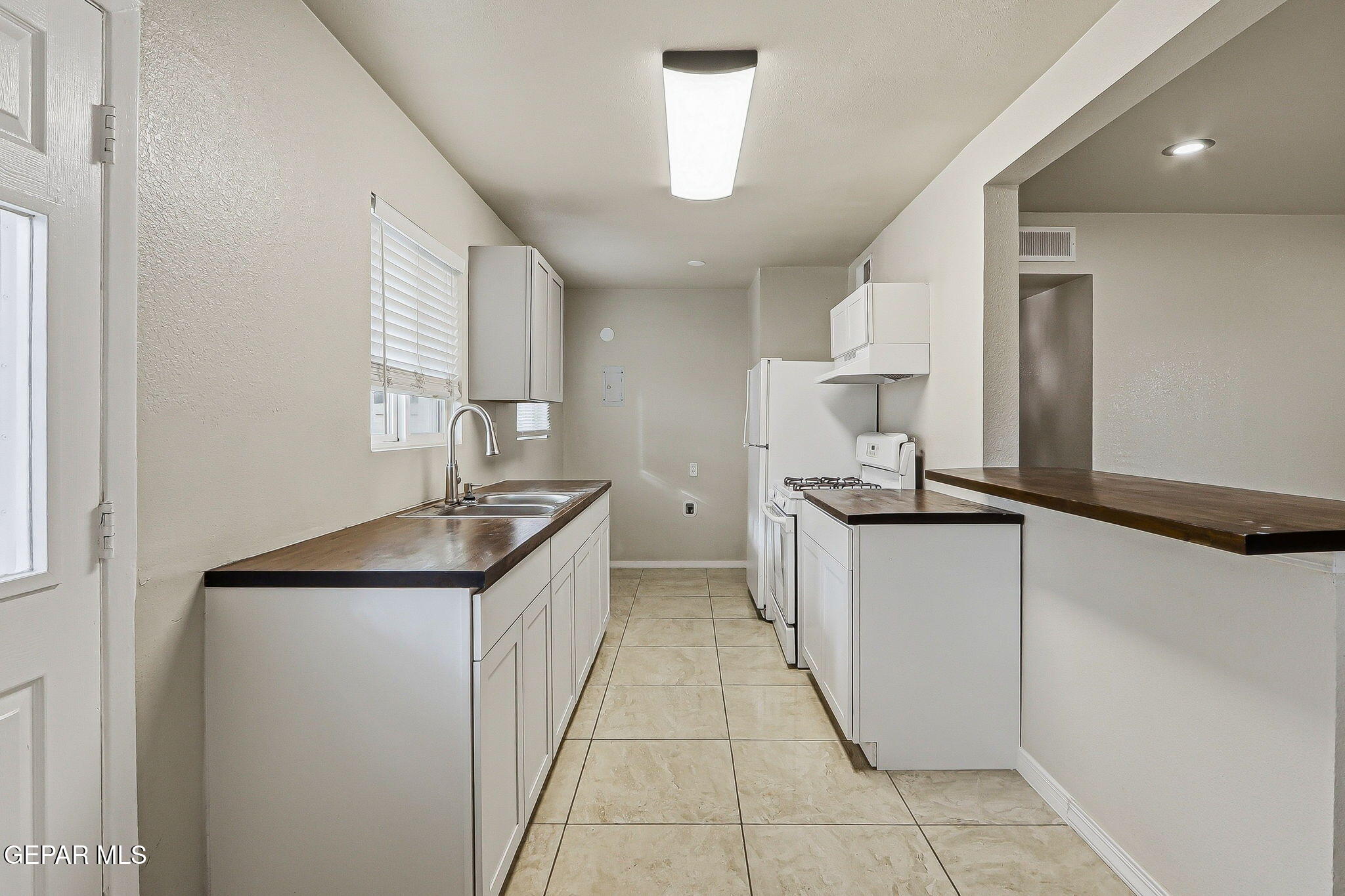 155 Mango Road El Paso, TX 79915 - Photo 6 of 18 .