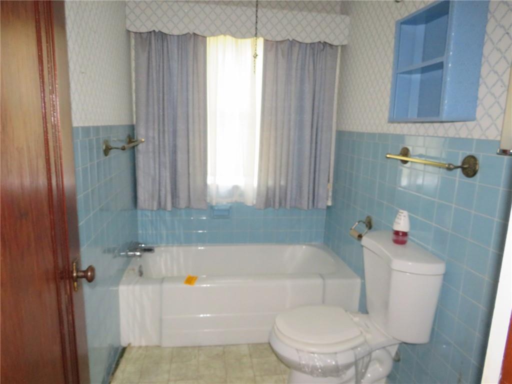 225 North Main Street Houston, PA 15342 - Photo 16 of 28