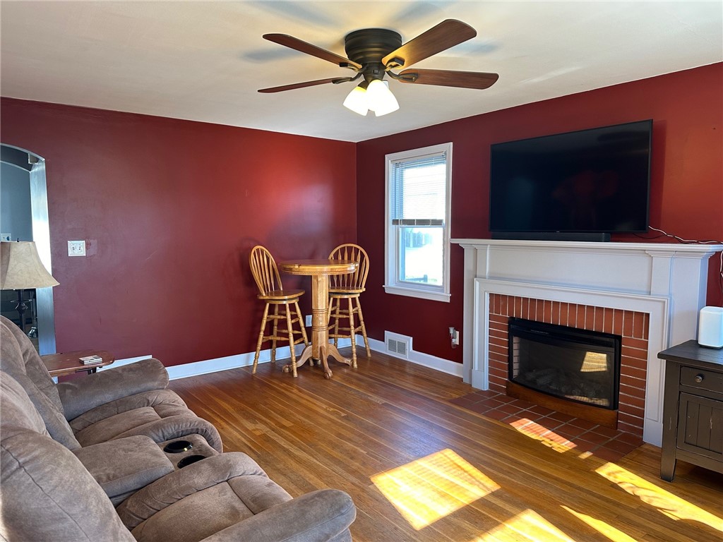 14 Scarborough Road Pawtucket, RI 02861 - Photo 4 of 32 Gallery Image 4