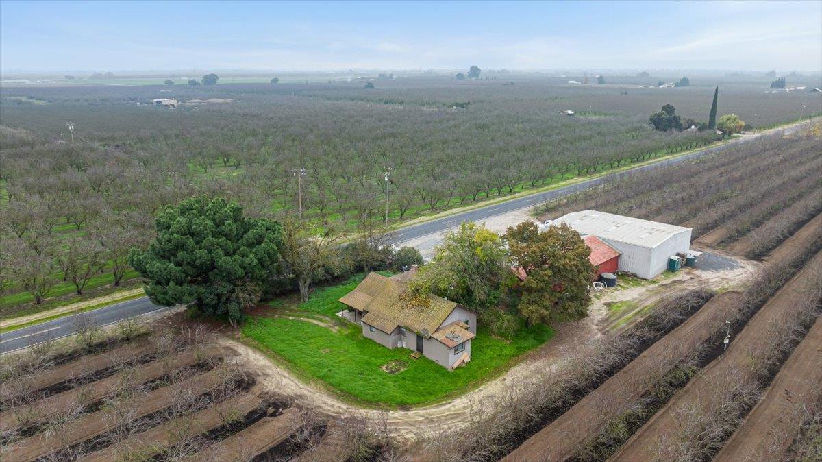 20339 Sexton Road Escalon, CA 95320 - Photo 6 of 38 a view of a patio near an outdoor space