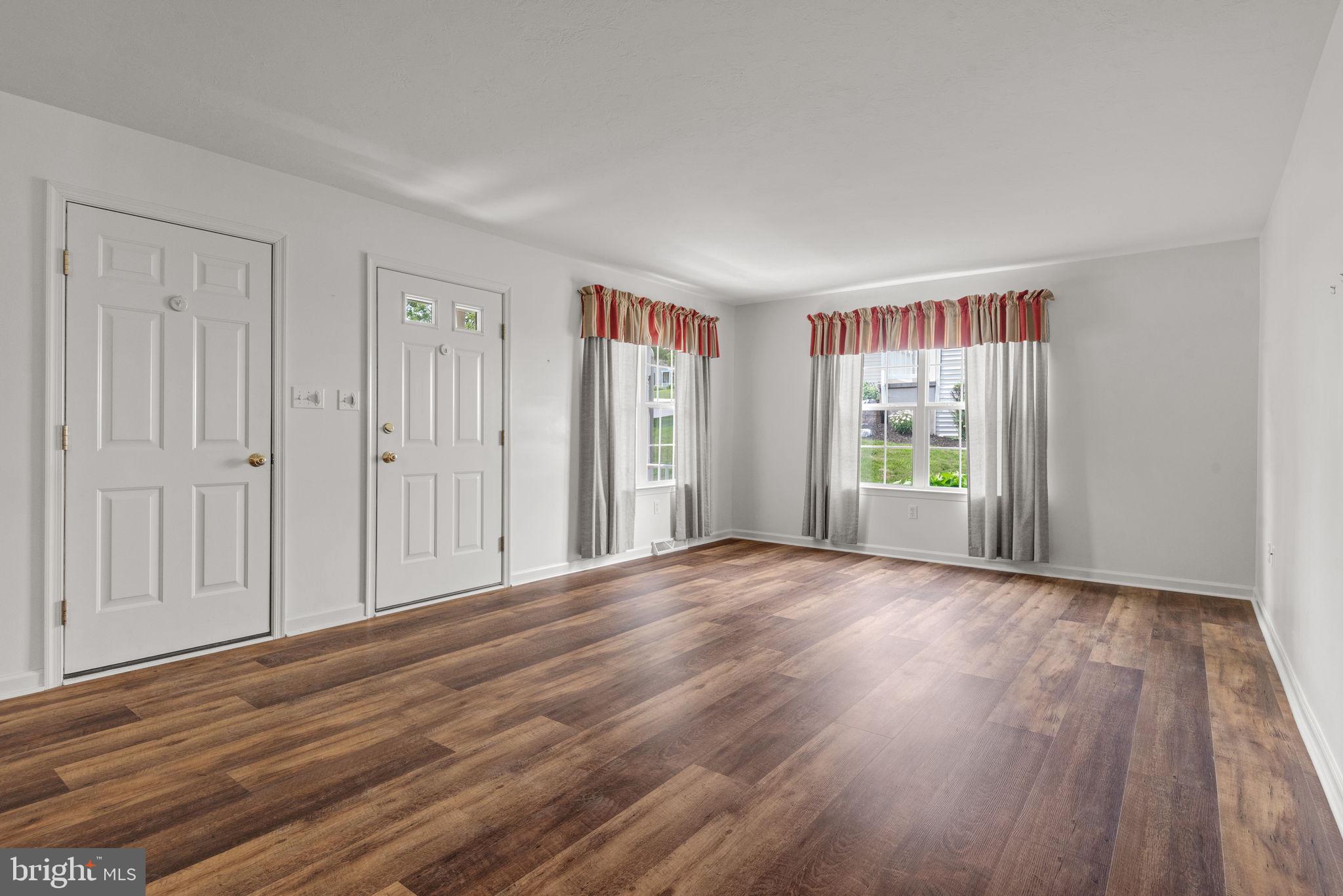 6823 Seneca Ridge Drive York, PA 17403 - Photo 5 of 31 Gallery Image 5
