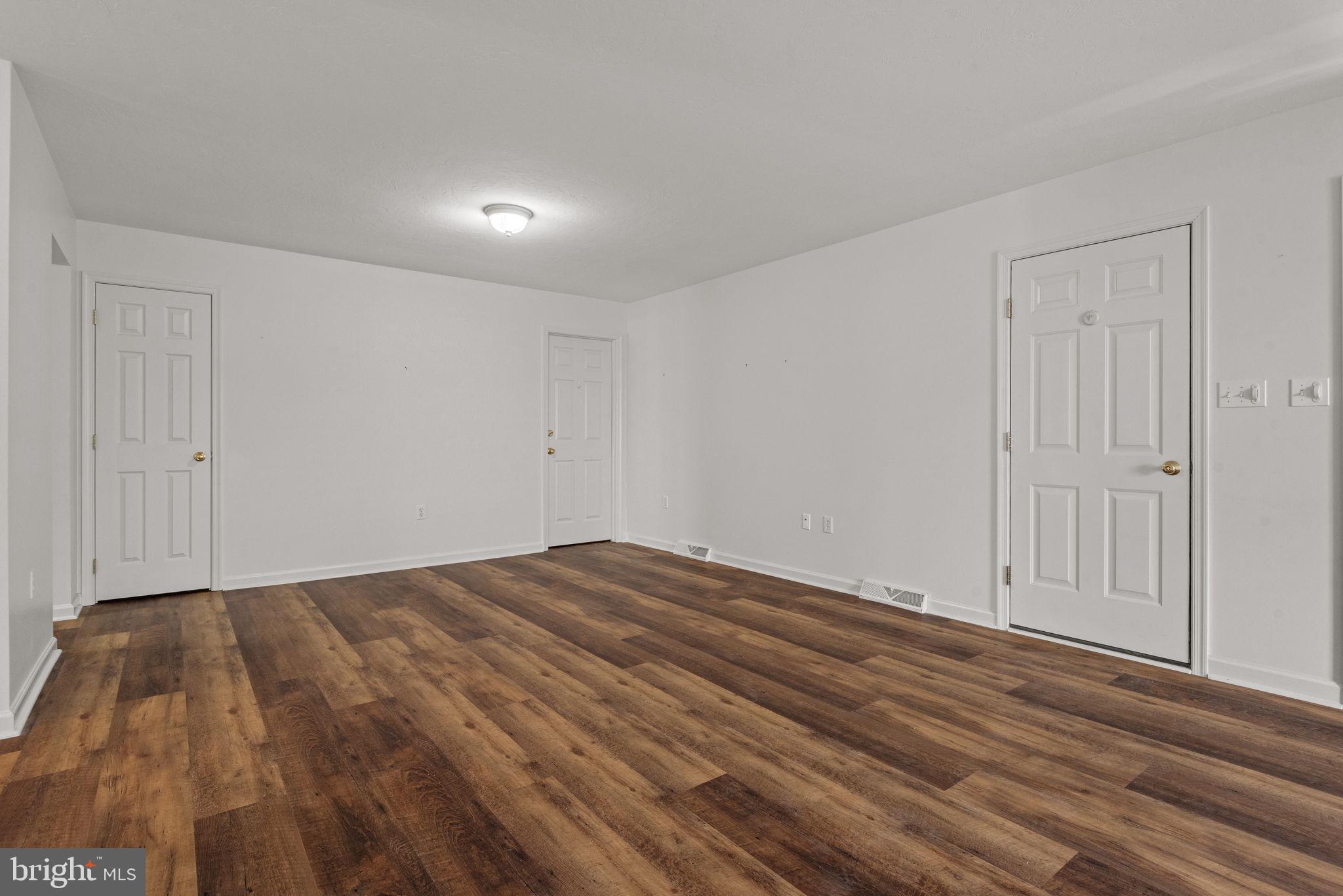 6823 Seneca Ridge Drive York, PA 17403 - Photo 8 of 31 Gallery Image 8