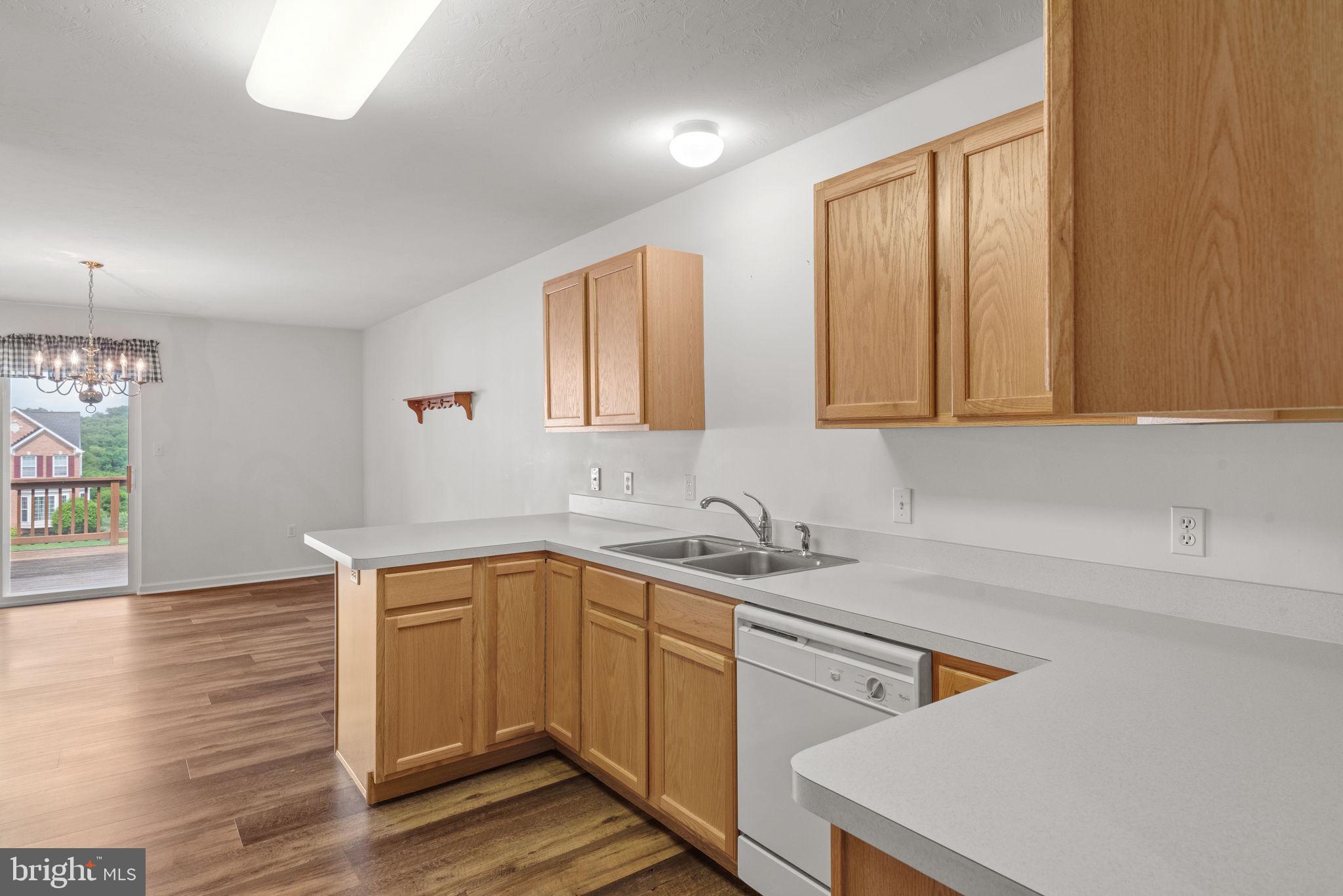 6823 Seneca Ridge Drive York, PA 17403 - Photo 10 of 31 Gallery Image 10