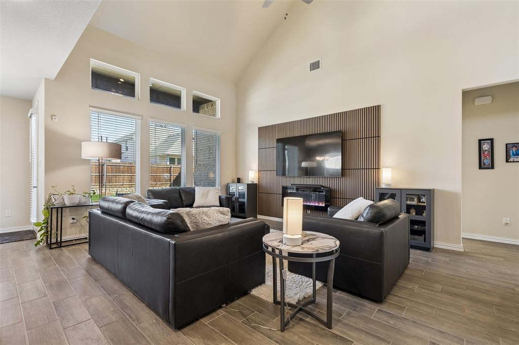 1416 Jackdaw Road Denton, TX 76205 - Photo 5 of 37