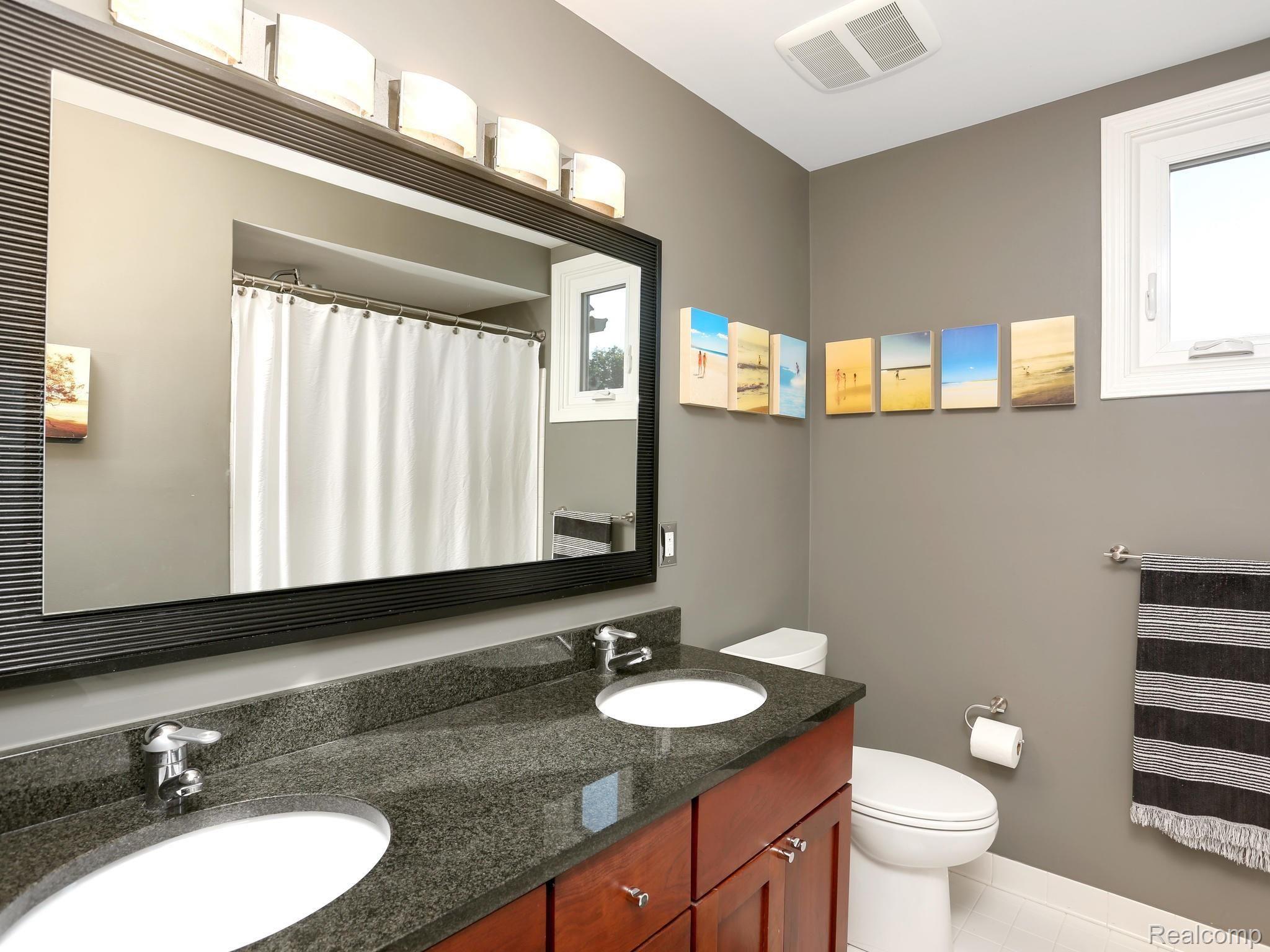 3512 Primrose Drive Rochester, MI 48307 - Photo 27 of 37 3512 Primrose Dr Rochester-019-019-3512 Primrose Drive Rochester-MLS_Size.jpg