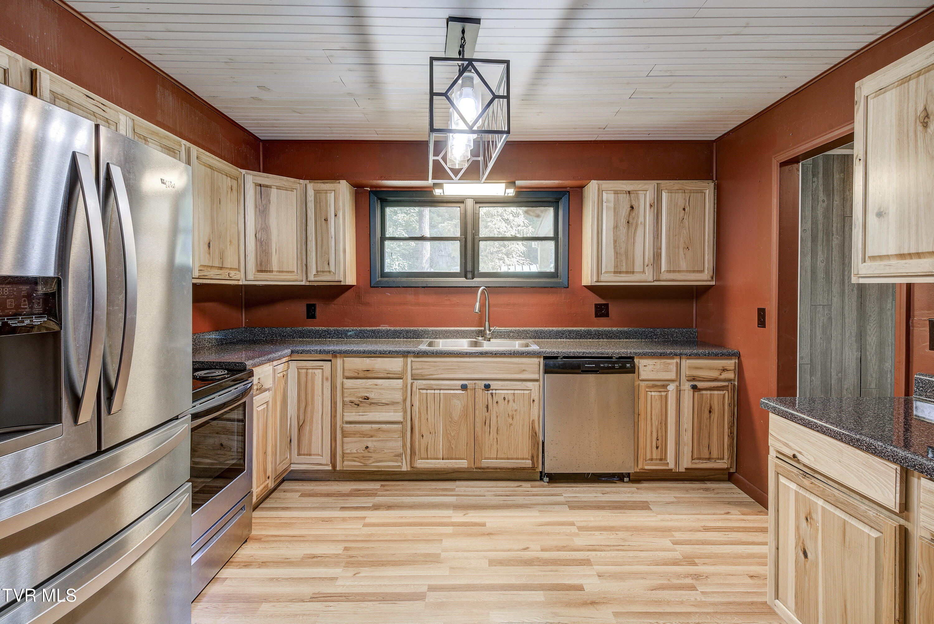 239 Viss Honeycutt Road Erwin, TN 37650 - Photo 12 of 66 Viss-10