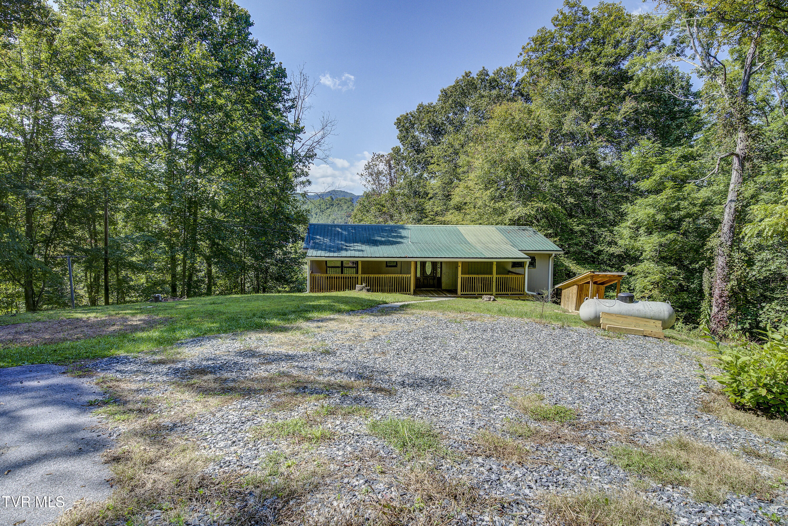239 Viss Honeycutt Road Erwin, TN 37650 - Photo 3 of 66 Viss-47