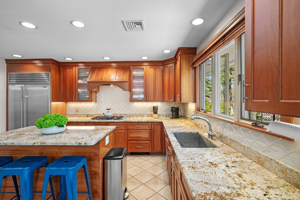11 Laurel Road Swampscott, MA 01907 - Photo 12 of 38 Gallery Image 12