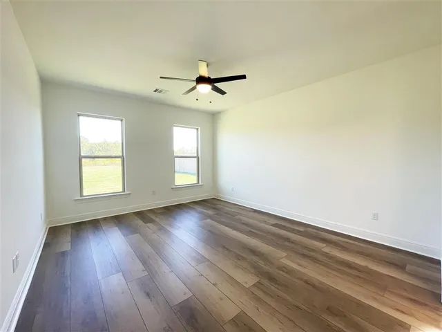 $230,290 | 243 White Castle North, Iowa, LA 70647