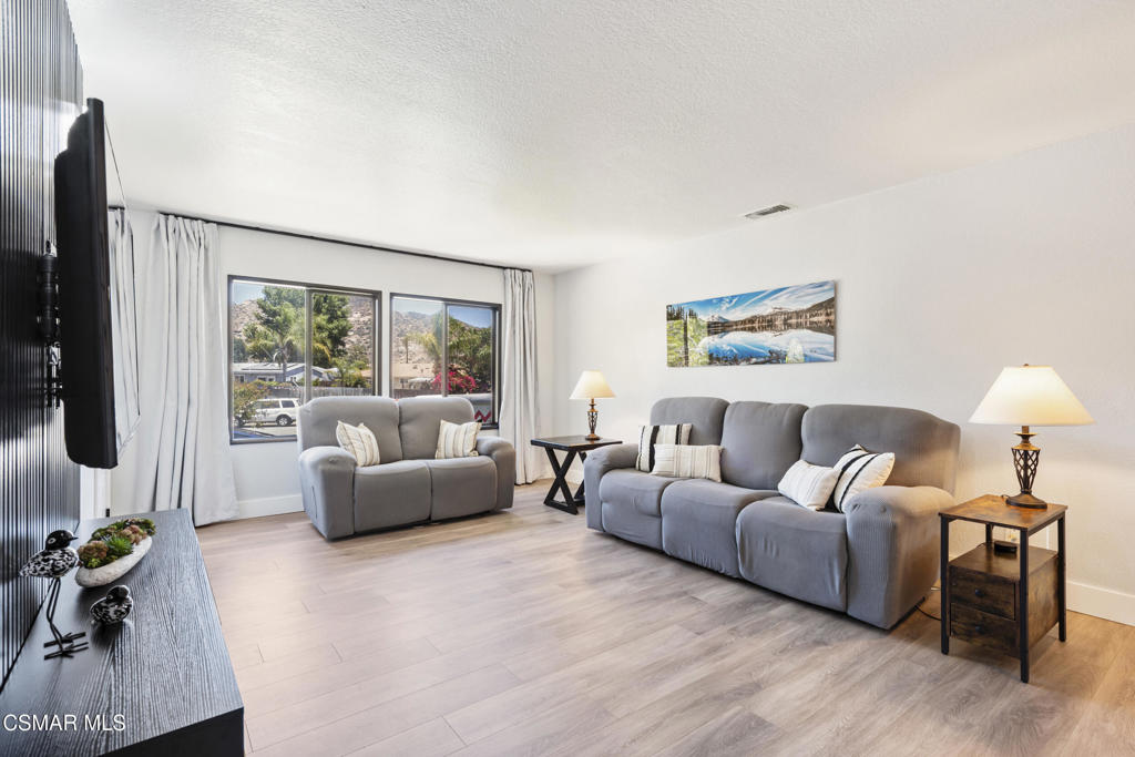 6142 Hope Street Simi Valley, CA 93063 - Photo 8 of 49