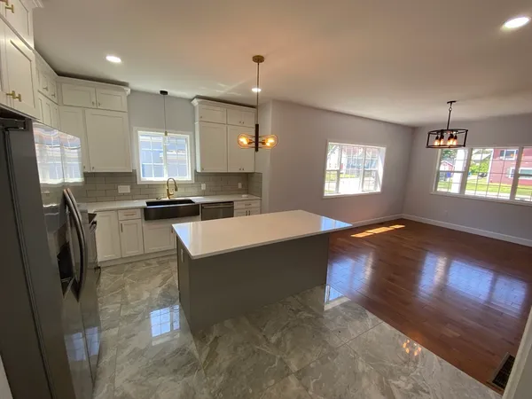$3,200 | 1472 Somerset Avenue, Unit 1, Taunton, MA 02780