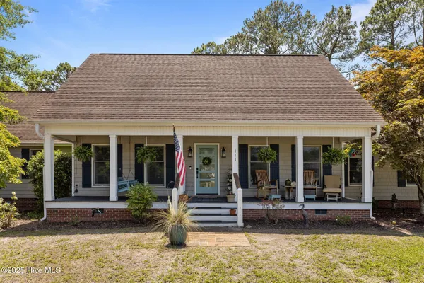 $639,900 | 111 Hampton Place, Newport, NC 28570
