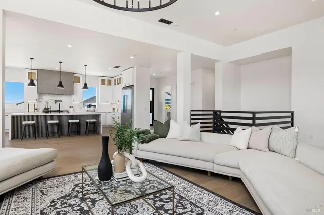 a view of livingroom with furniture and furniture