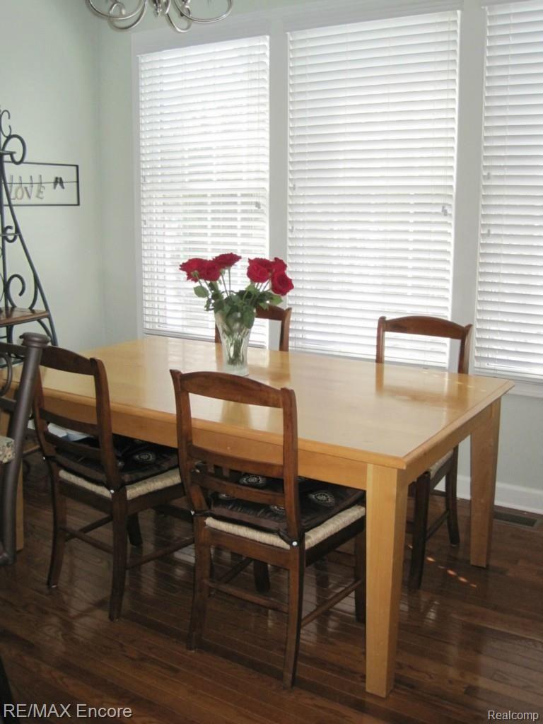 3687 Tremonte Circle, Unit 73 Rochester, MI 48306 - Photo 14 of 43 Kitchen Eating Area