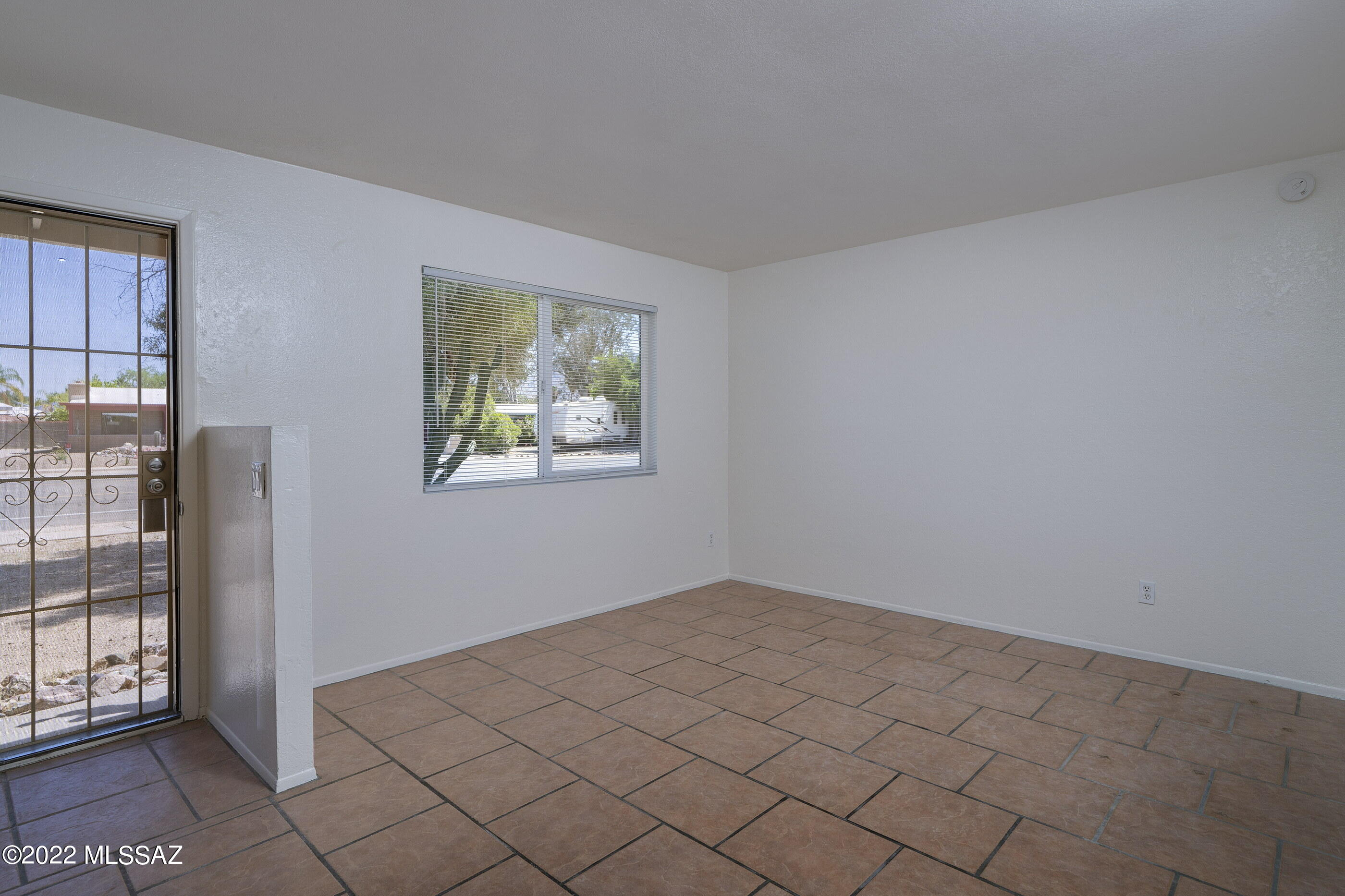 3131 West Massingale Road Tucson, AZ 85741 - Photo 2 of 24