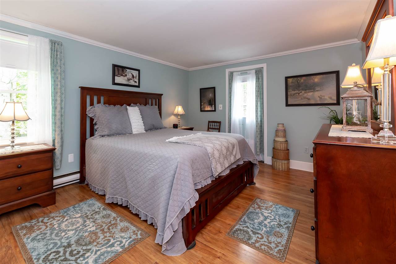 42 North Shore Road Derry, NH 03038 - Photo 19 of 40