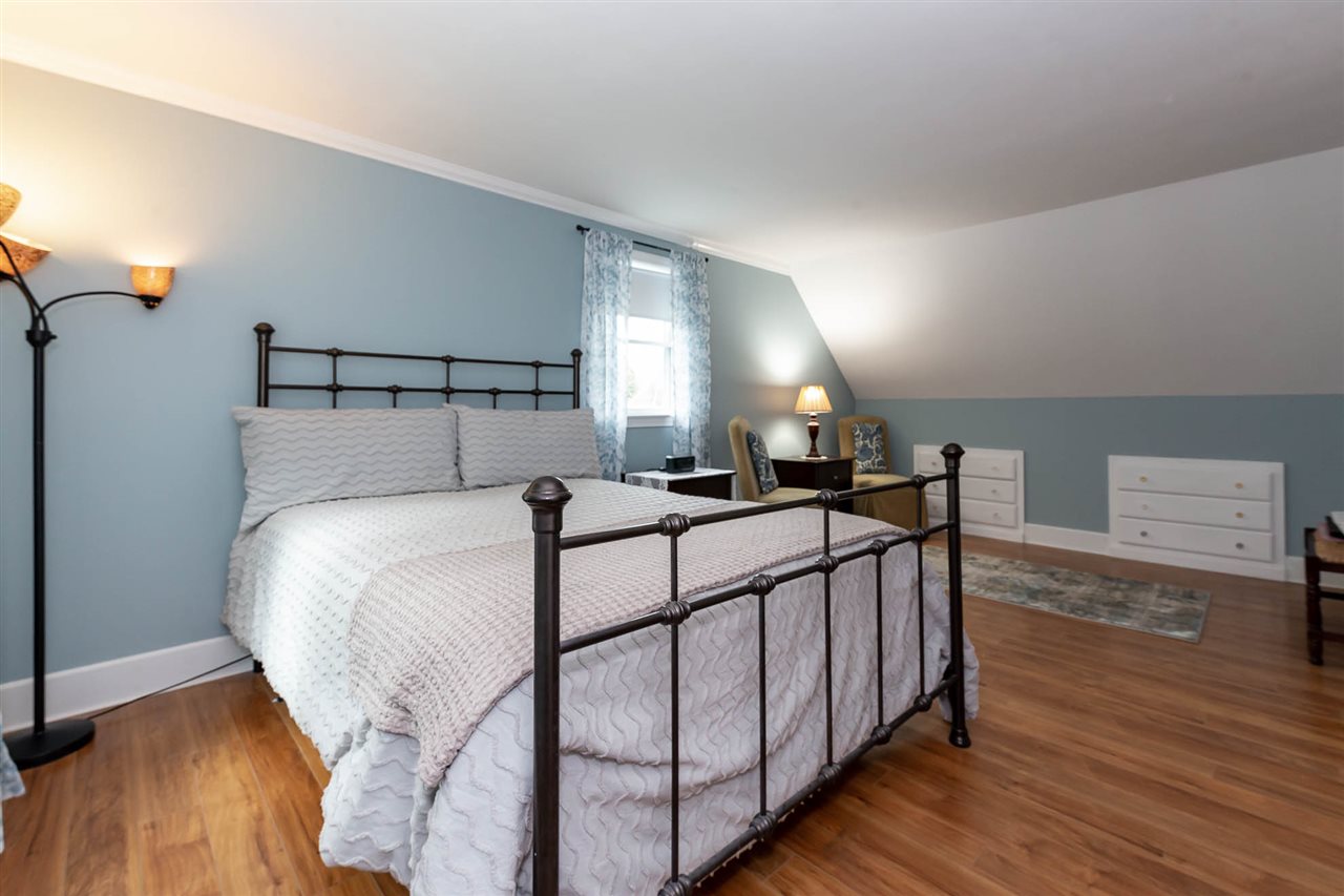 42 North Shore Road Derry, NH 03038 - Photo 23 of 40