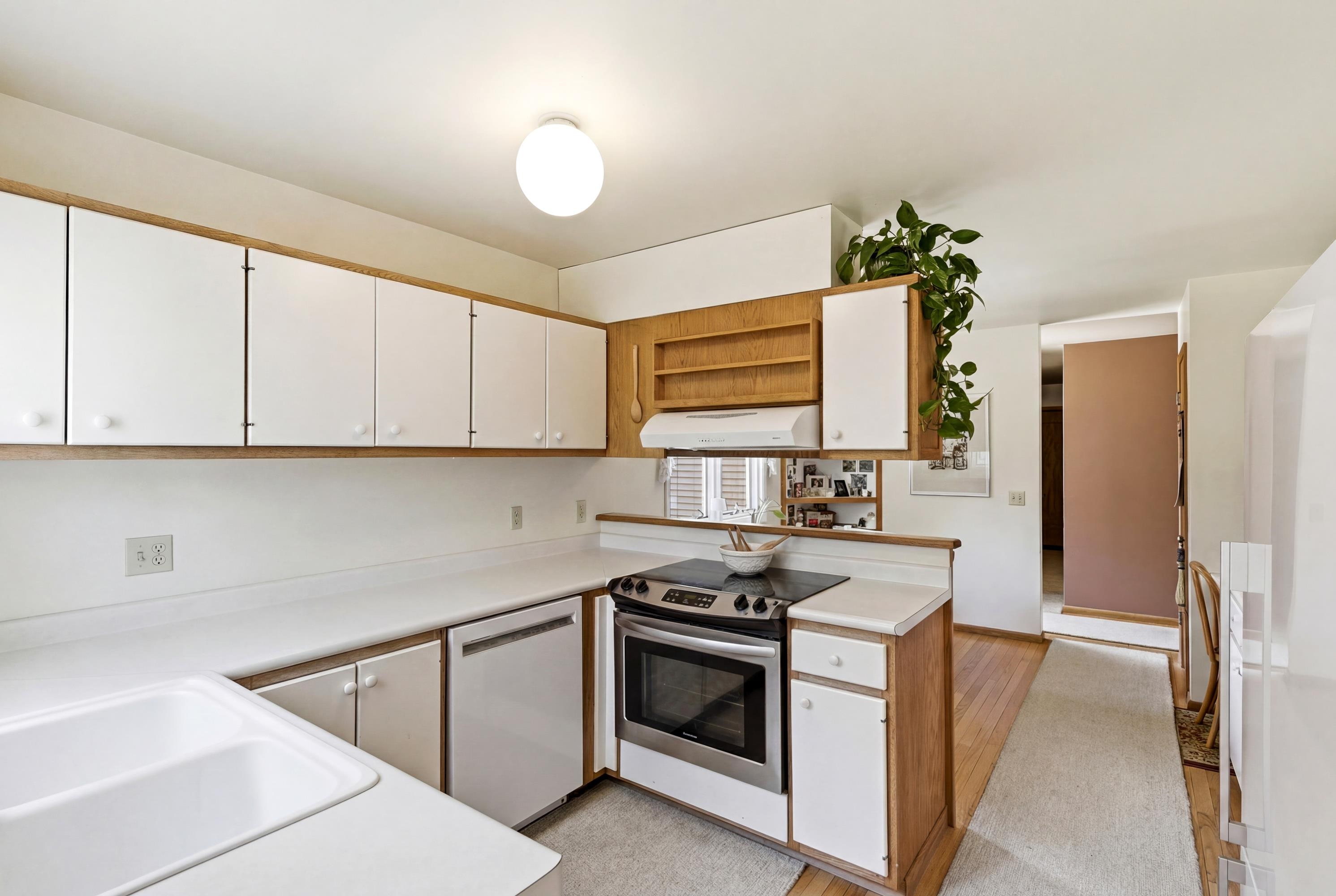 3217 Nottingham Way Madison, WI 53713 - Photo 15 of 53