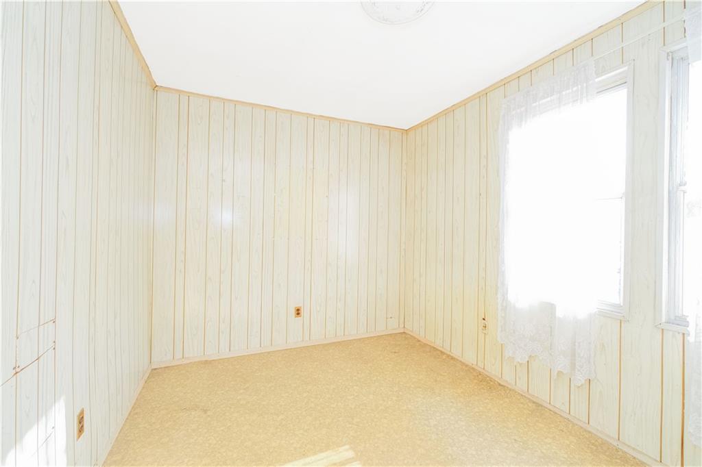 62-52 80th Road Queens, NY 11385 - Photo 15 of 35