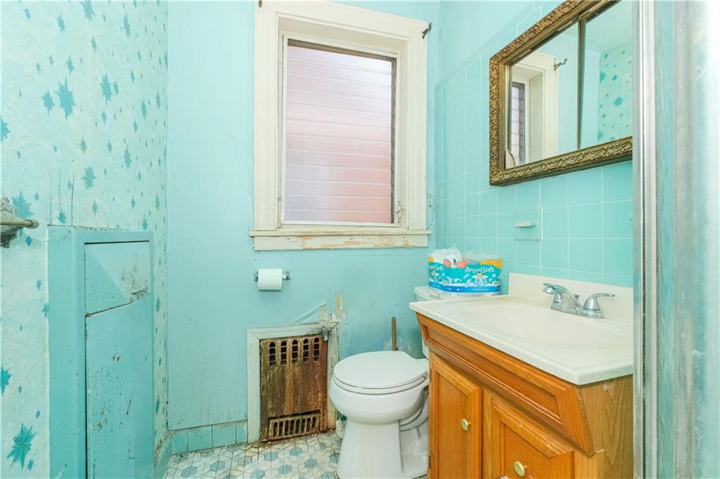 62-52 80th Road Queens, NY 11385 - Photo 17 of 35