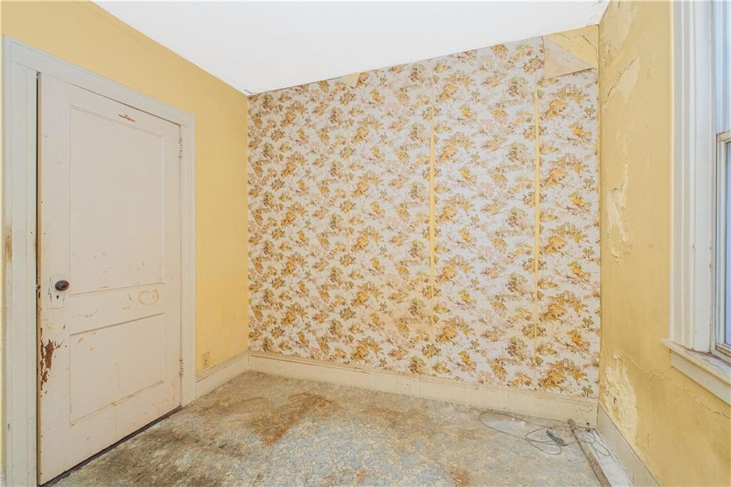 62-52 80th Road Queens, NY 11385 - Photo 19 of 35