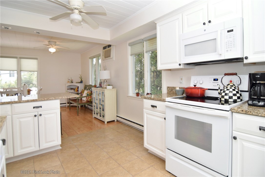 220 Bonnet Point Road Narragansett, RI 02882 - Photo 11 of 44