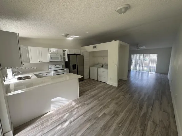 $2,400 | 20424 Northwest 15th Avenue, Unit 56, Miami Gardens, FL 33169