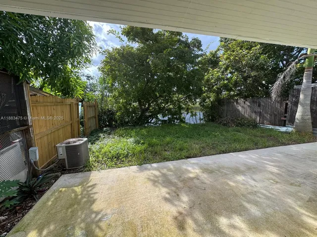 $2,400 | 20424 Northwest 15th Avenue, Unit 56, Miami Gardens, FL 33169