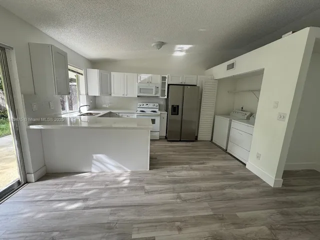$2,400 | 20424 Northwest 15th Avenue, Unit 56, Miami Gardens, FL 33169