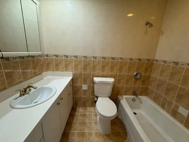 $2,400 | 20424 Northwest 15th Avenue, Unit 56, Miami Gardens, FL 33169