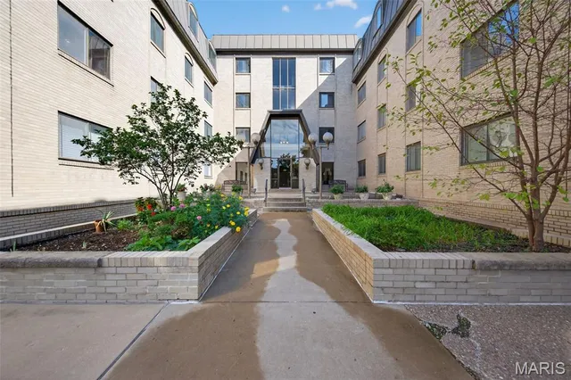 $214,500 | 4355 Maryland Avenue, Unit 404, St. Louis, MO 63108