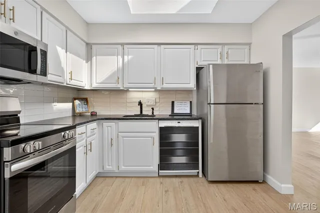 $214,500 | 4355 Maryland Avenue, Unit 404, St. Louis, MO 63108