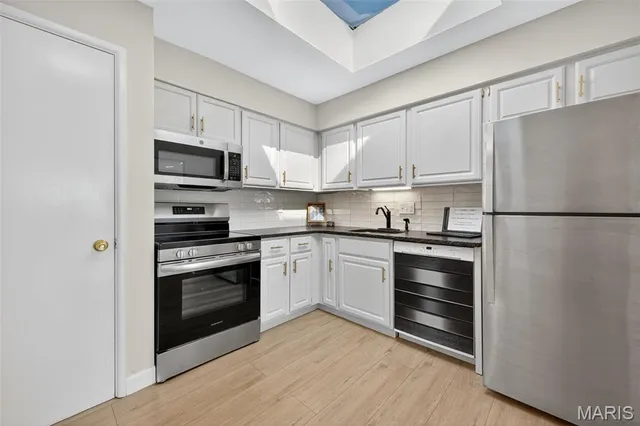 $214,500 | 4355 Maryland Avenue, Unit 404, St. Louis, MO 63108