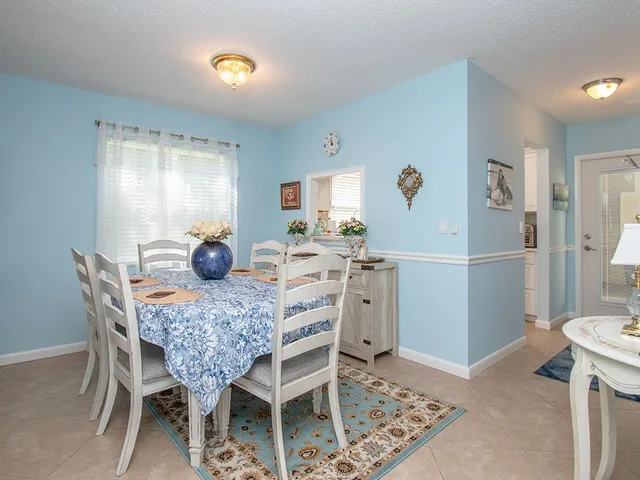 $1,700 | 17 Vista Palm Lane, Unit 101, Vero Beach, FL 32962