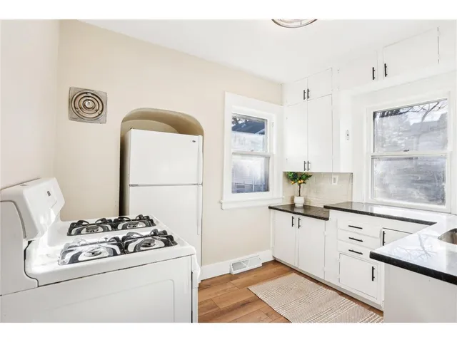 $380,000 | 1824-1822 Stillwater Avenue East, St. Paul, MN 55119