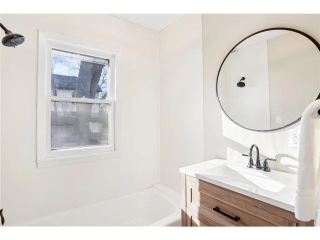 $380,000 | 1824-1822 Stillwater Avenue East, St. Paul, MN 55119