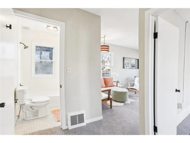 $380,000 | 1824-1822 Stillwater Avenue East, St. Paul, MN 55119