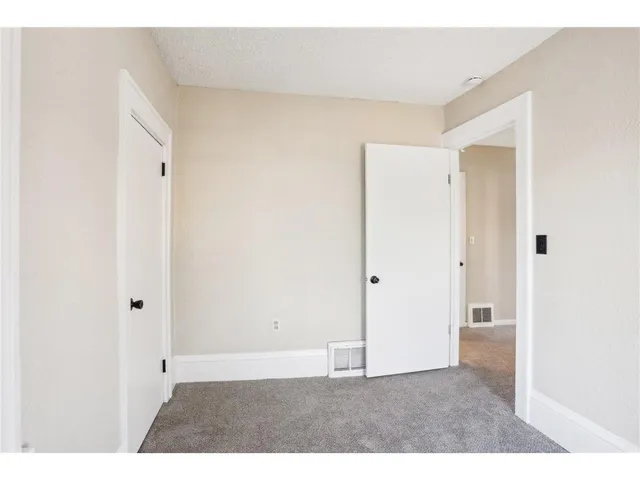 $380,000 | 1824-1822 Stillwater Avenue East, St. Paul, MN 55119