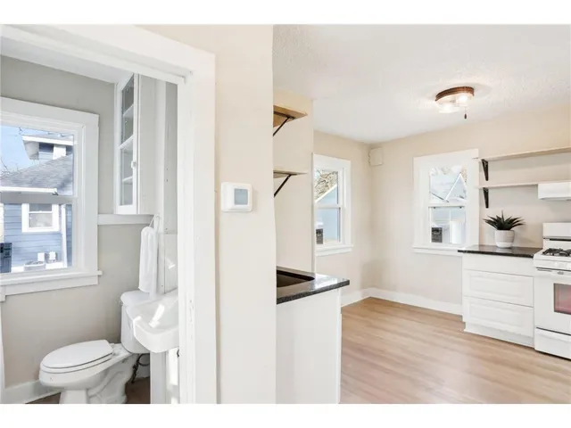 $380,000 | 1824-1822 Stillwater Avenue East, St. Paul, MN 55119