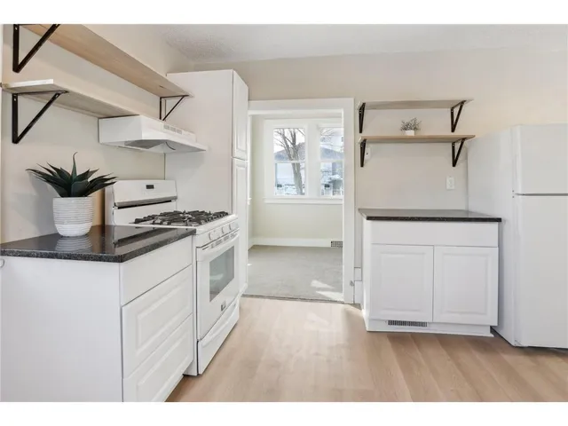 $380,000 | 1824-1822 Stillwater Avenue East, St. Paul, MN 55119