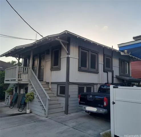 a house view with a outdoor space