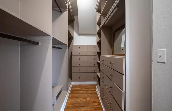 a view of walk in closet