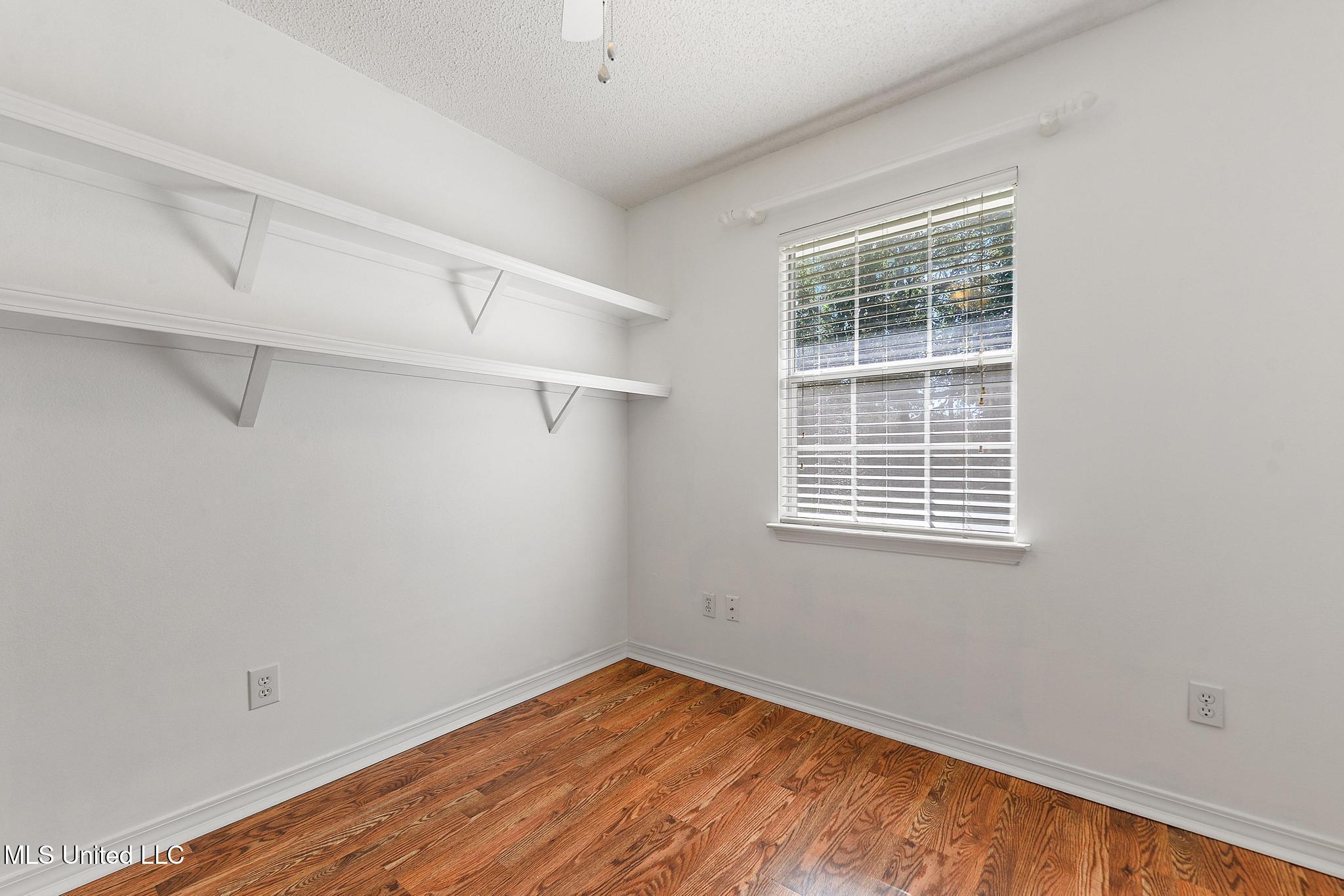 8905 Spring Avenue Ocean Springs, MS 39564 - Photo 16 of 22 014