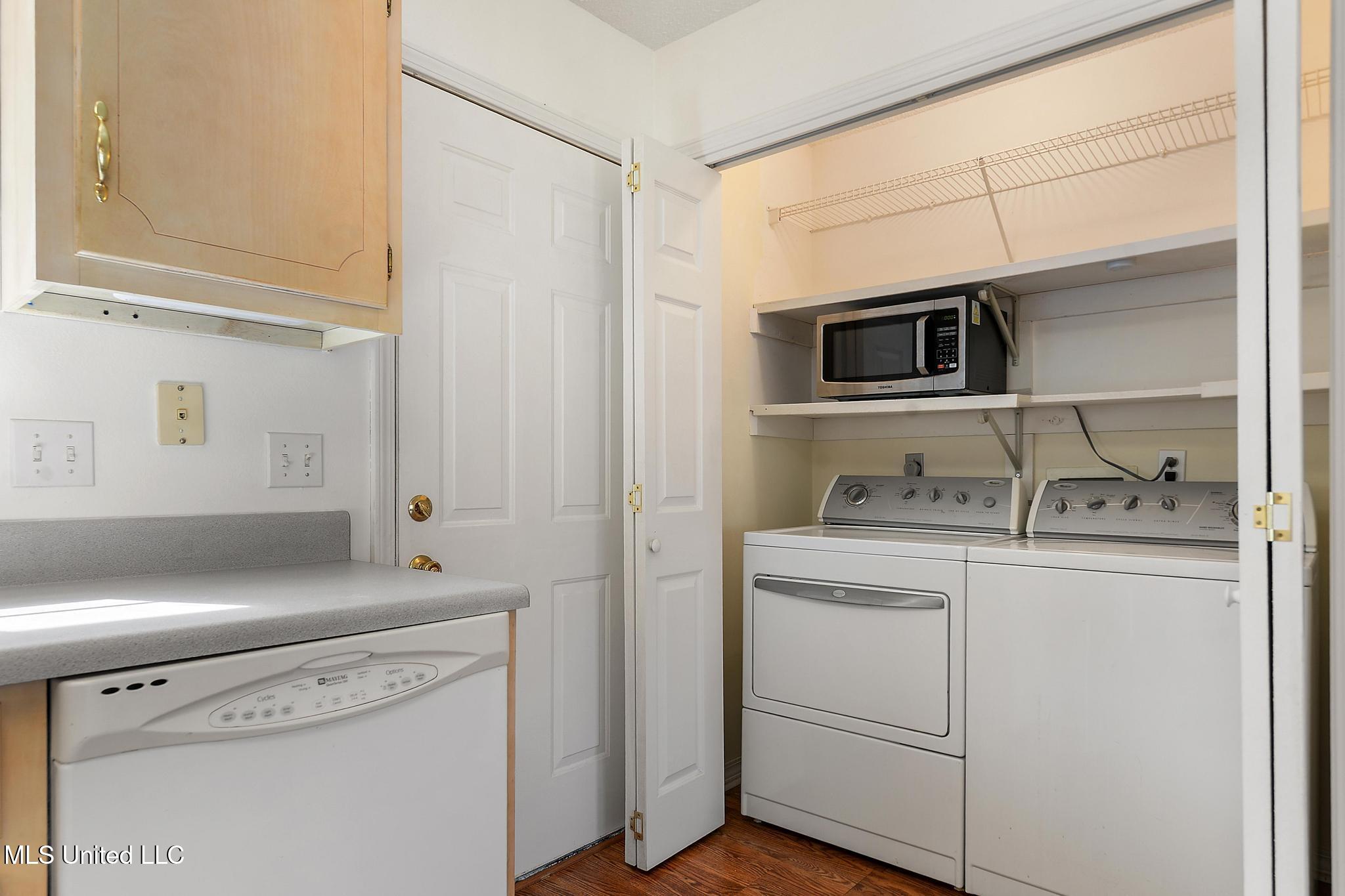 8905 Spring Avenue Ocean Springs, MS 39564 - Photo 18 of 22 017