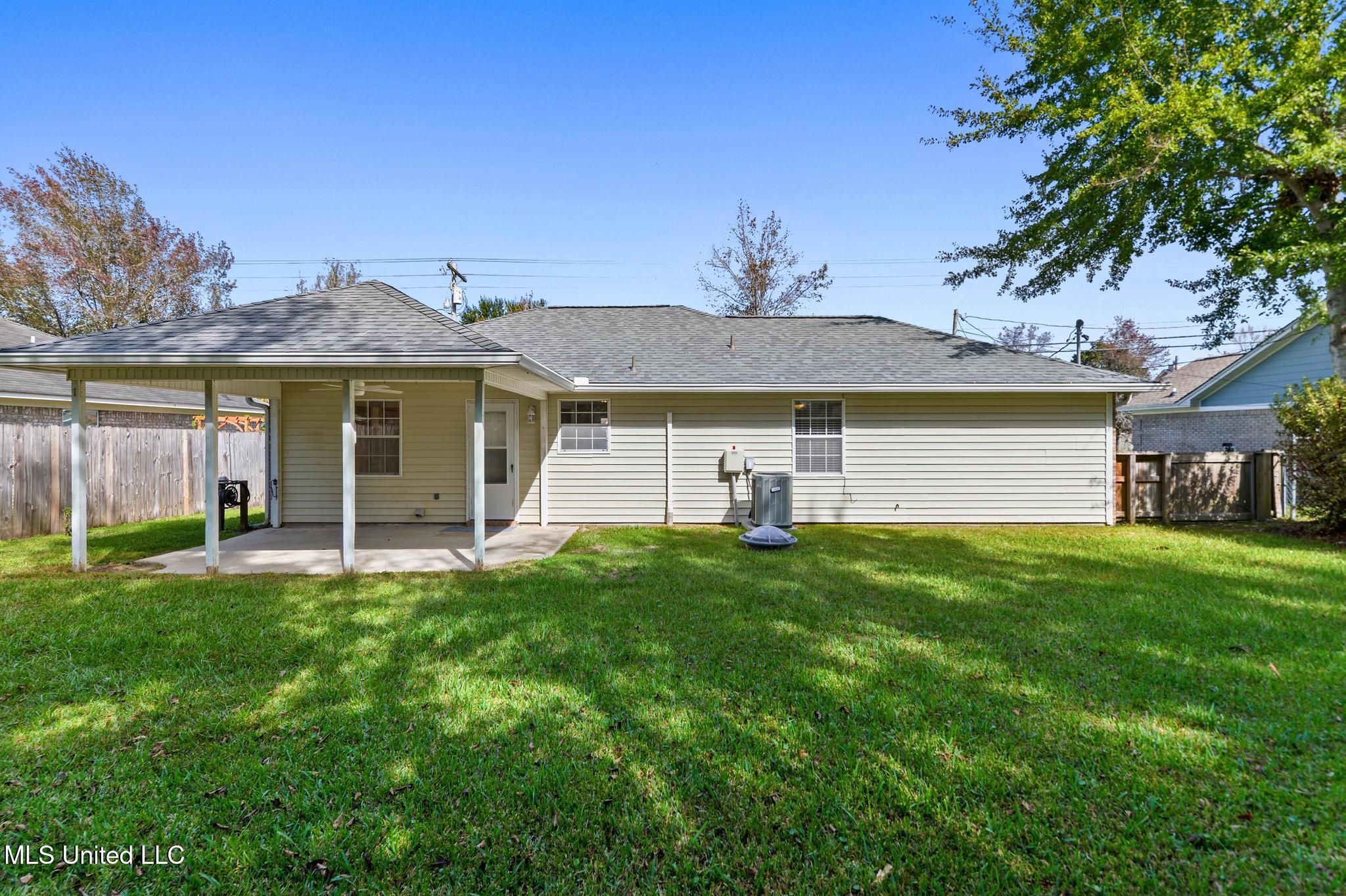 8905 Spring Avenue Ocean Springs, MS 39564 - Photo 21 of 22 020