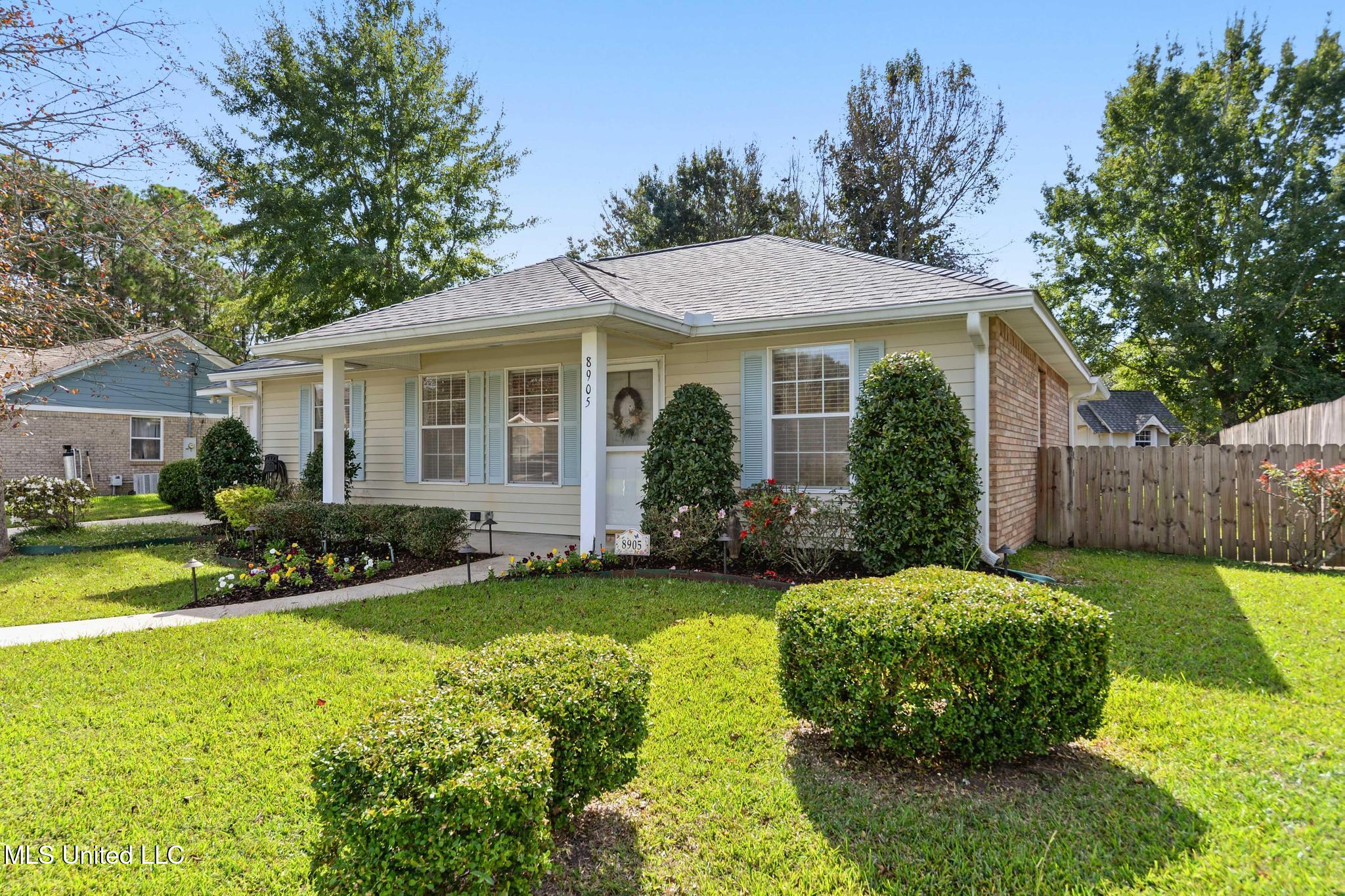 8905 Spring Avenue Ocean Springs, MS 39564 - Photo 3 of 22 002
